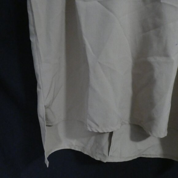 REVAMPED - Premium Collection | large | Sleeveless V-Neck Blouse | Choke Collar - Picture 6 of 13